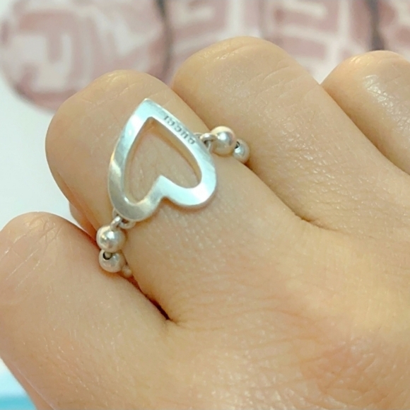 Gucci Silver Heart Ring - Picture 4 of 10